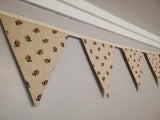 Bumble Bee bunting, natural background fabric